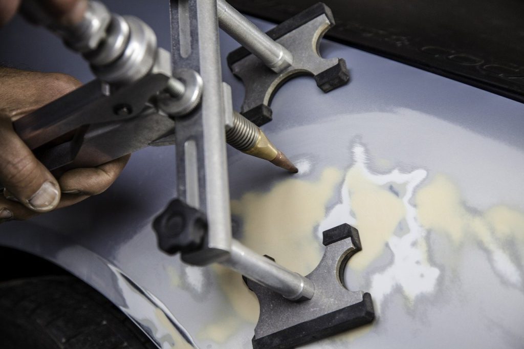 sheet metal repair, workshop, accident-1749671.jpg